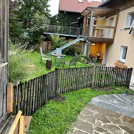 Haus Mit Garten Und Kamin *