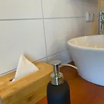 Haus Mit Garten Und Kamin *